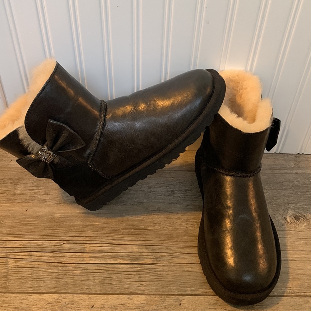 UGG Australia Mini Bailey Bow
Crystal Diamond Boot - Picture 4 of 9